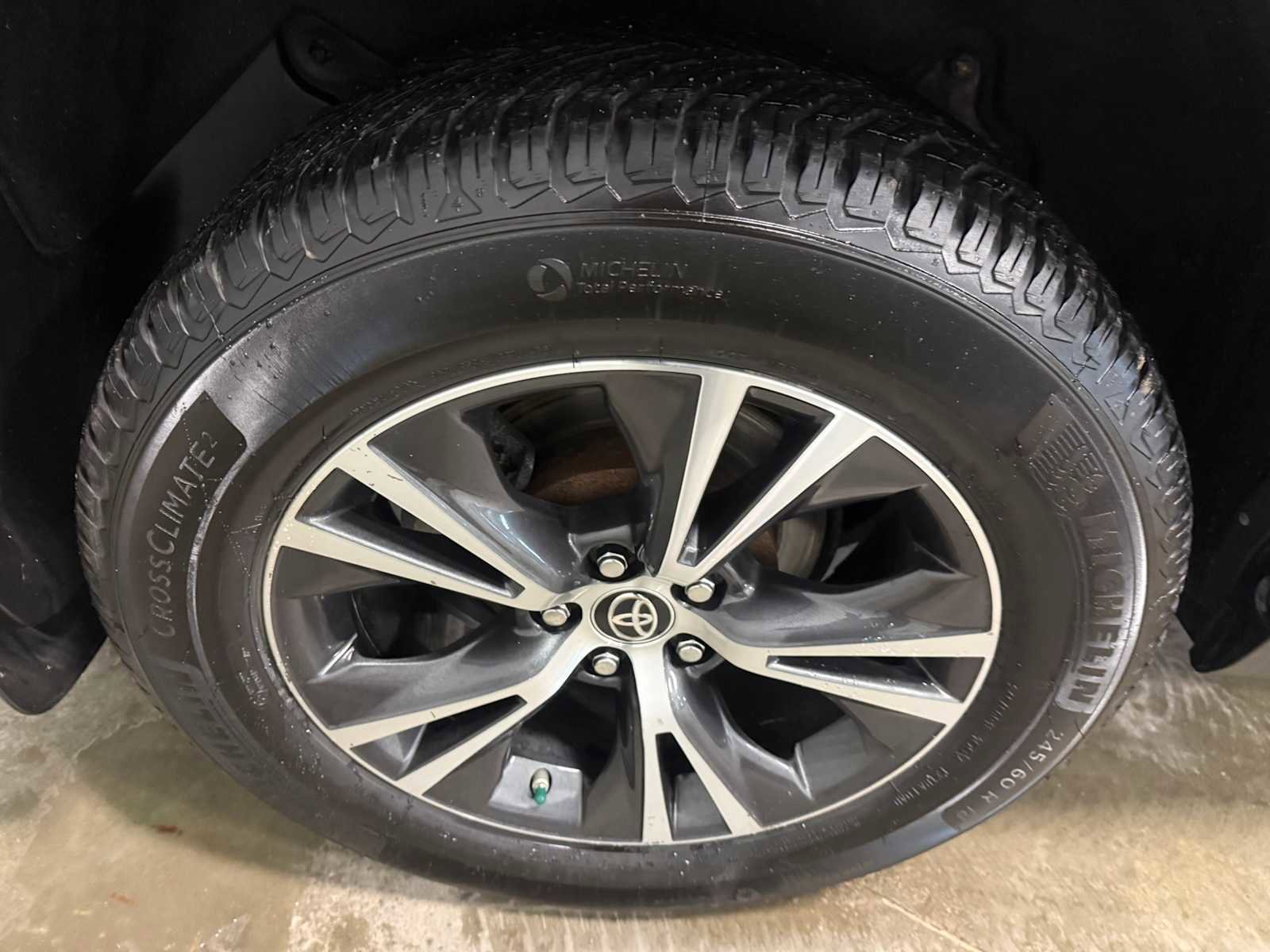 Used 2019 Toyota Highlander LE AWD/4WD image 13