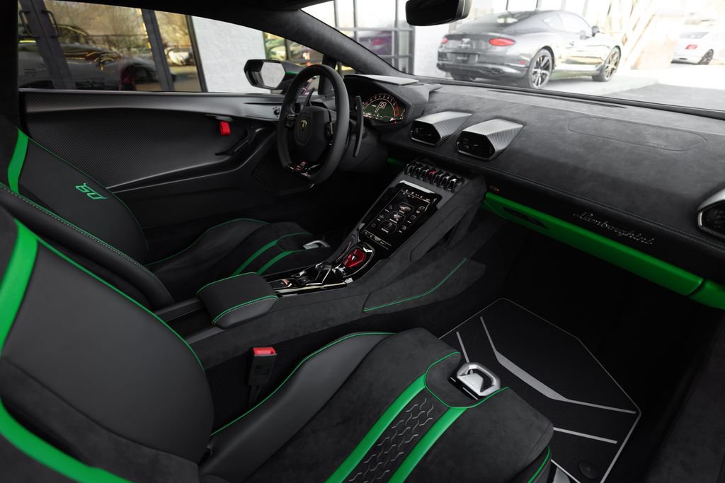 Used 2023 Lamborghini Huracan Tecnica RWD image 38