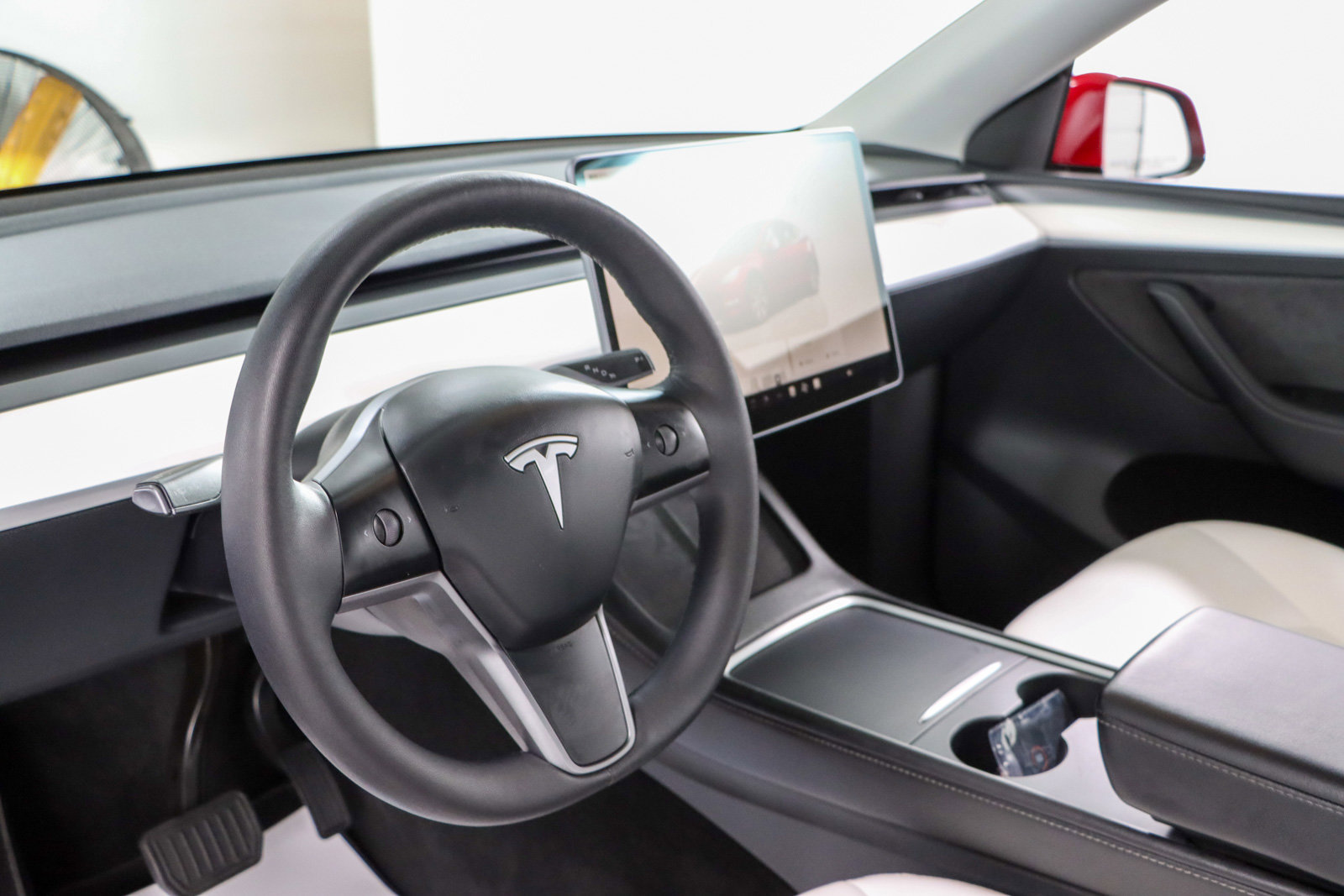Used 2023 Tesla Model Y AWD image 20