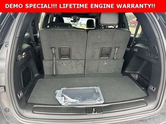 New 2025 Jeep Grand Cherokee L Limited w/ Black Appearance Package image 9