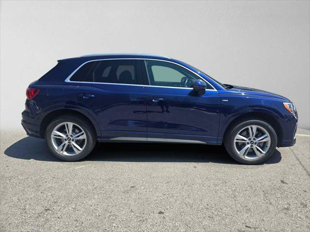 Used 2021 Audi Q3 2.0T Premium w/ Convenience Package AWD/4WD image 2