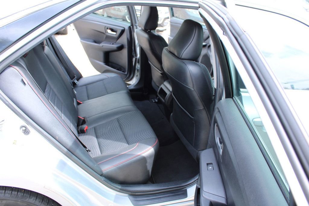 Used 2015 Toyota Camry SE image 21