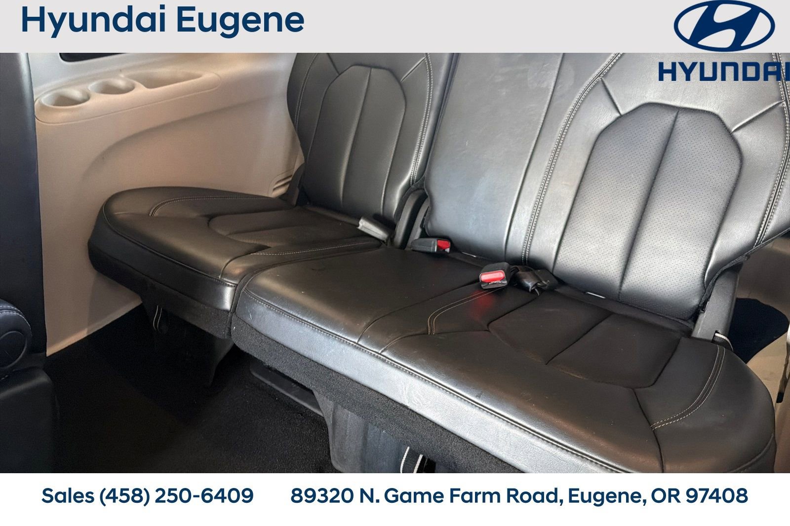 Used 2023 Chrysler Pacifica Touring-L FWD image 19