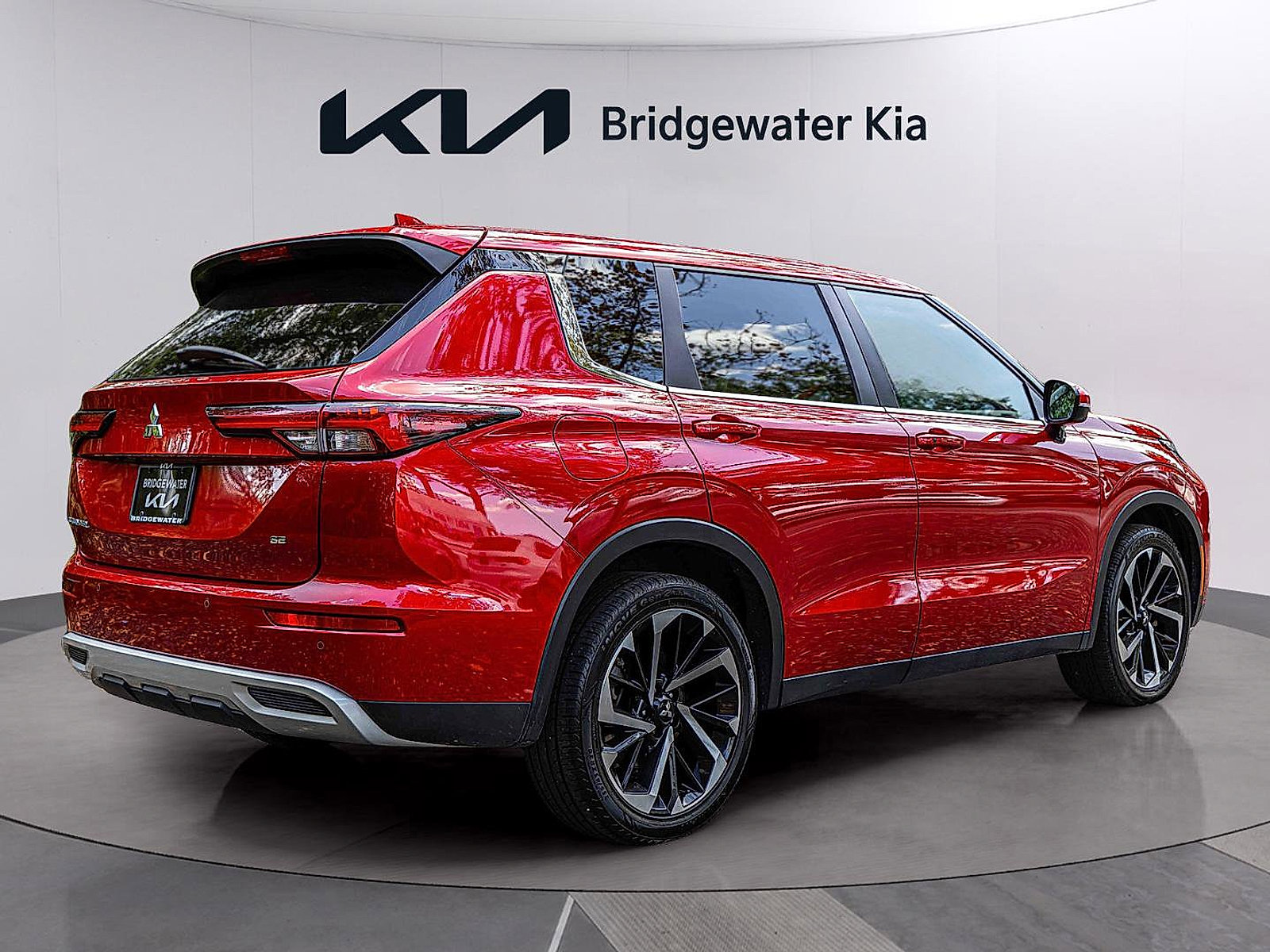 Used 2024 Mitsubishi Outlander AWD image 7