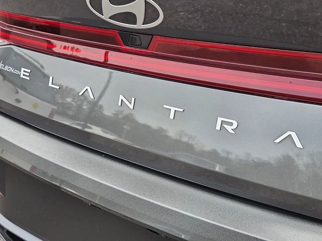 Used 2024 Hyundai Elantra SEL w/ Convenience Package FWD image 17