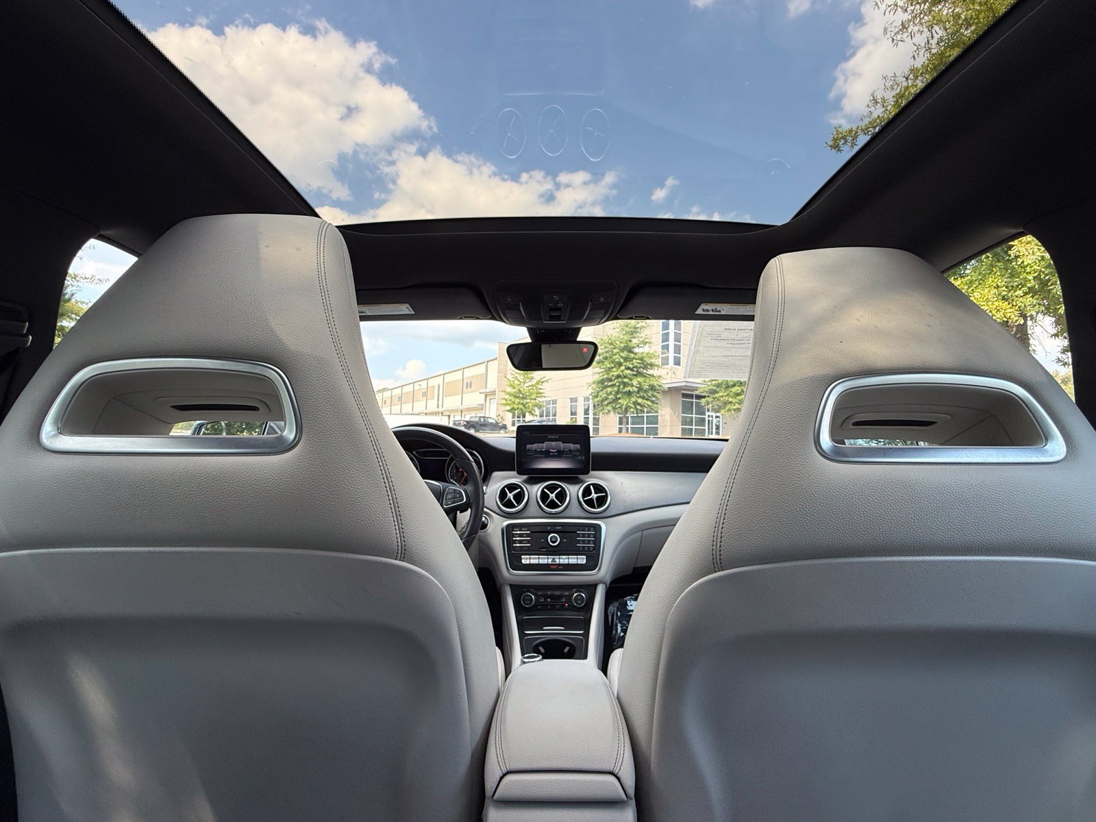 Used 2017 Mercedes-Benz CLA 250 4MATIC image 33