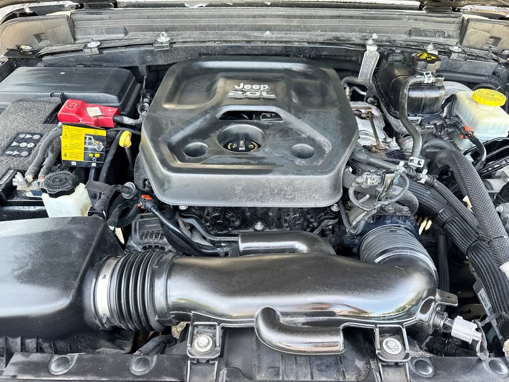 Used 2021 Jeep Wrangler Unlimited Sahara AWD/4WD image 32
