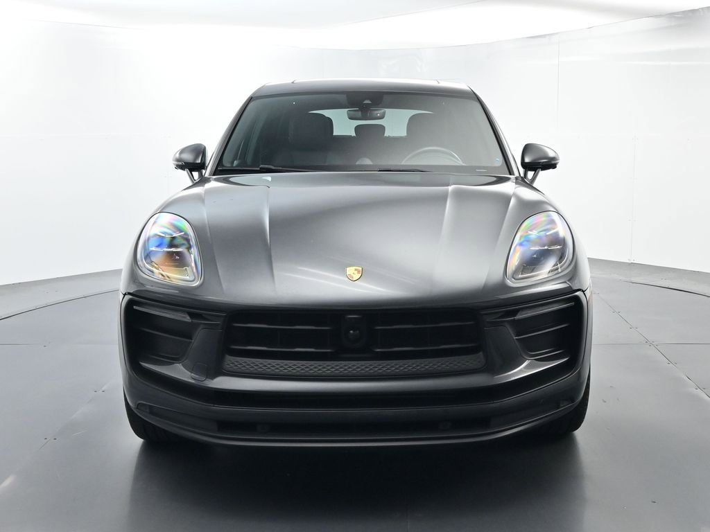 Certified 2023 Porsche Macan AWD/4WD image 18
