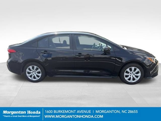 Used 2024 Toyota Corolla LE FWD image 5