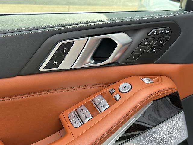 Used 2025 BMW ALPINA XB7 image 19