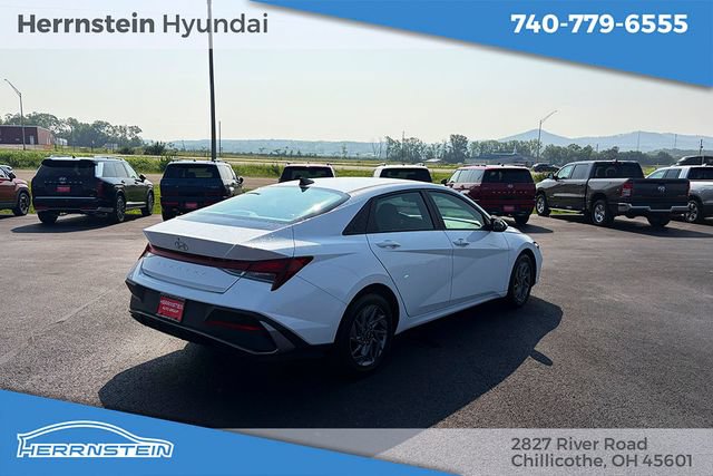 Used 2024 Hyundai Elantra SEL FWD image 19