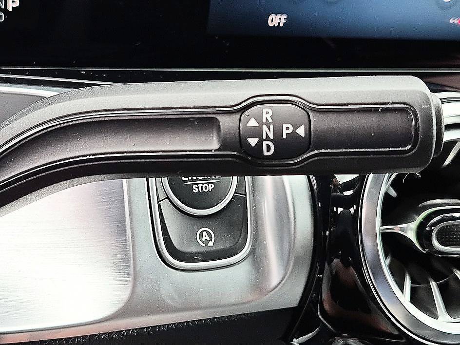 Used 2024 Mercedes-Benz GLB 250 4MATIC image 26