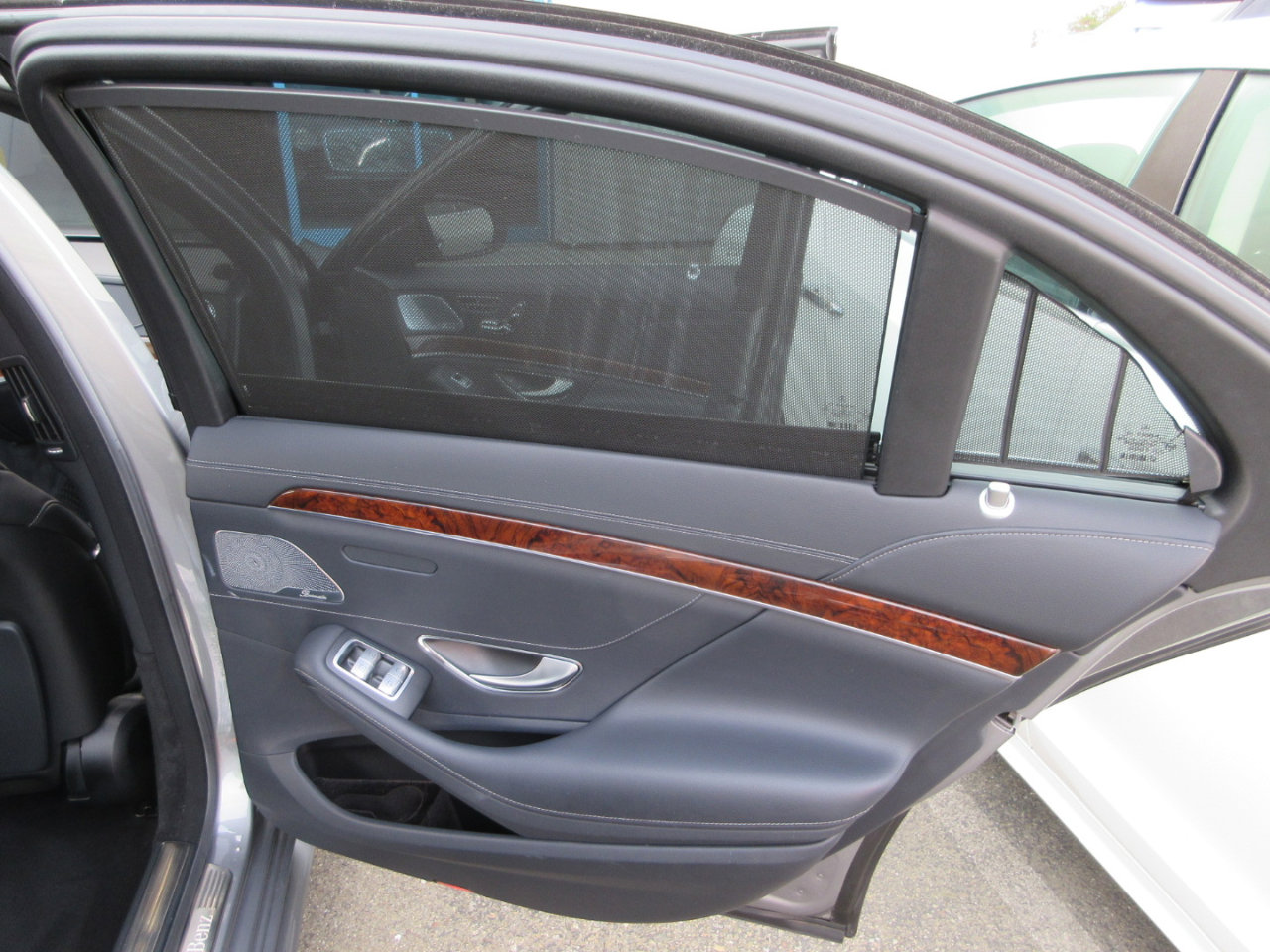 Used 2015 Mercedes-Benz S 550 Sedan image 32