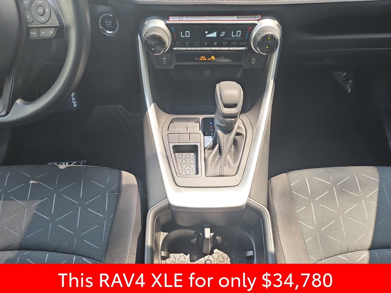 Used 2025 Toyota RAV4 XLE FWD image 31