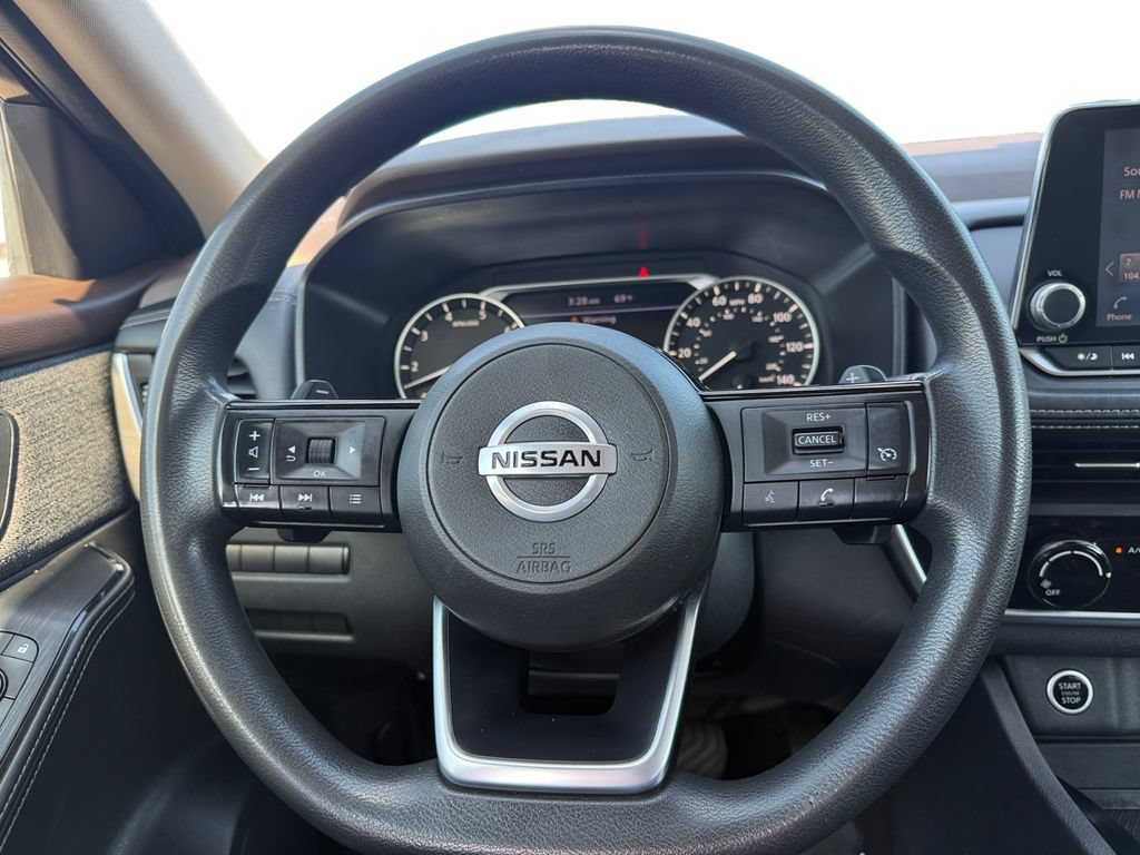 Used 2021 Nissan Rogue S AWD/4WD image 12