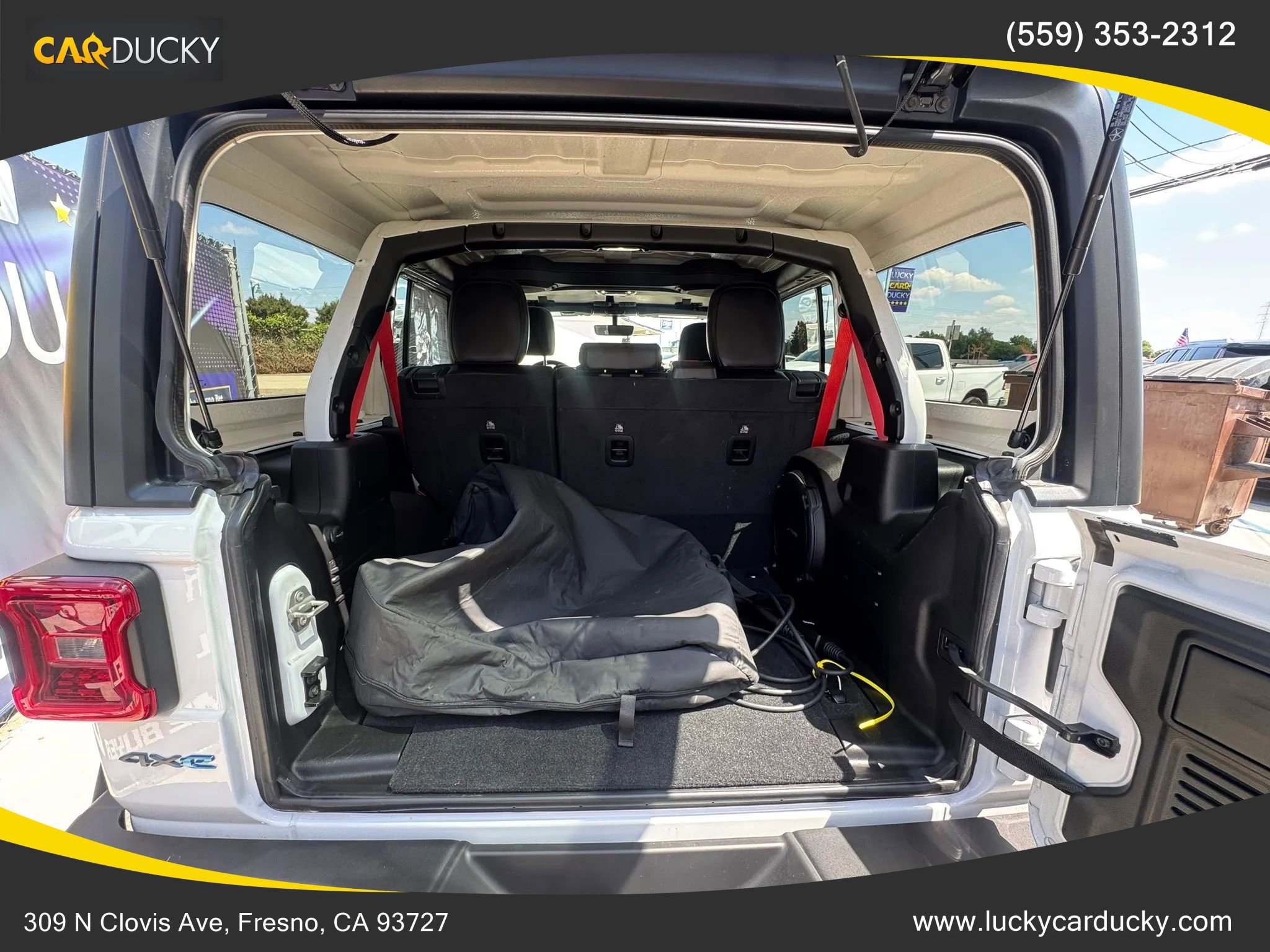 Used 2023 Jeep Wrangler Unlimited Rubicon 4xe AWD/4WD image 24