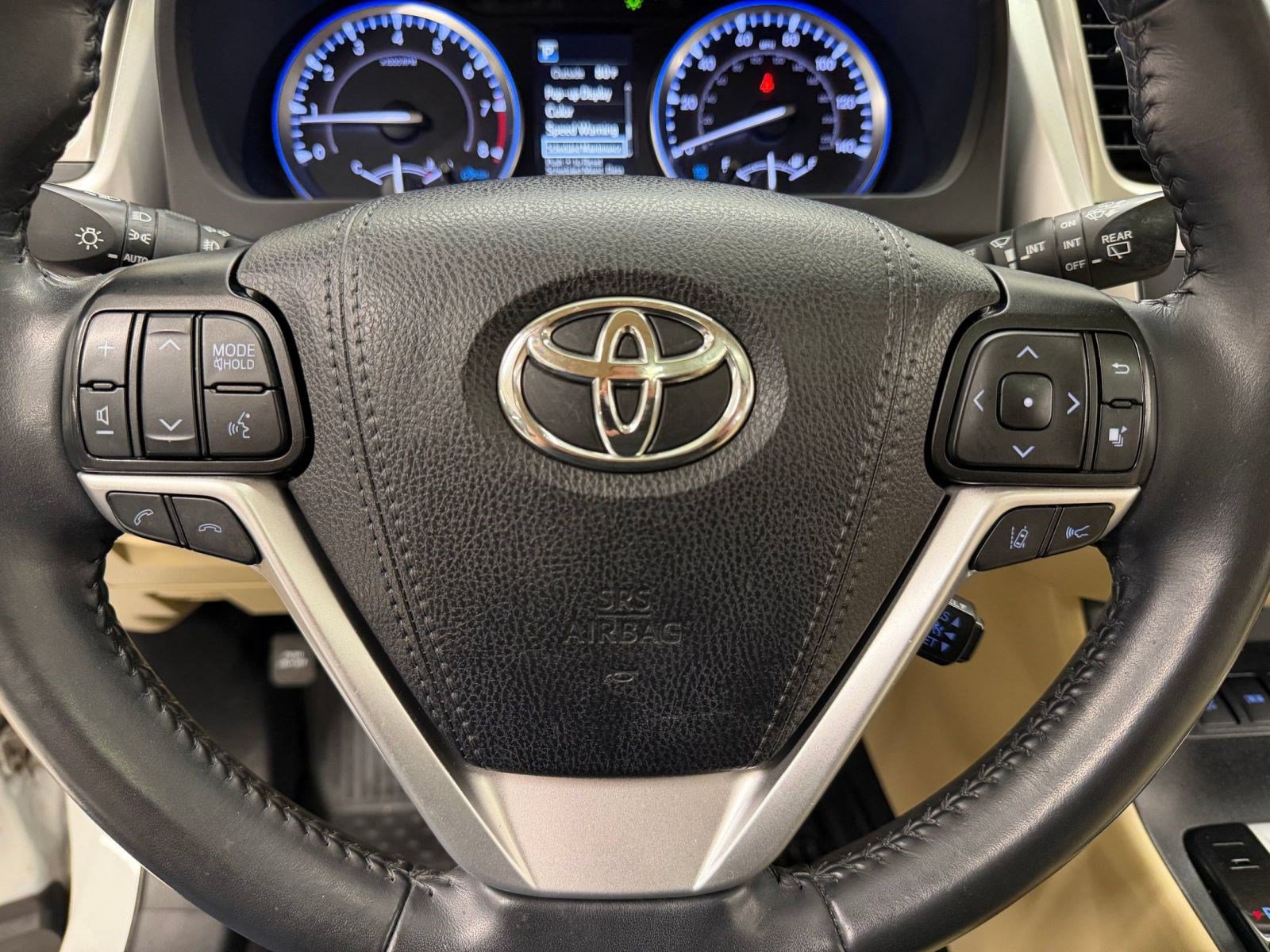 Used 2019 Toyota Highlander XLE AWD/4WD image 9