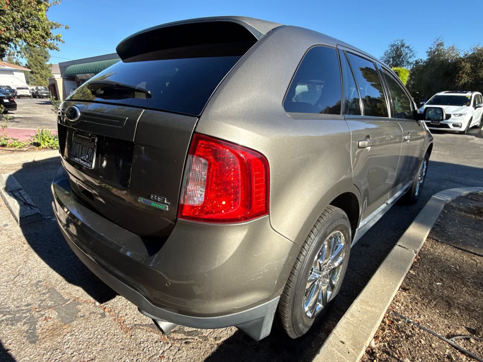 Used 2013 Ford Edge SEL FWD image 4