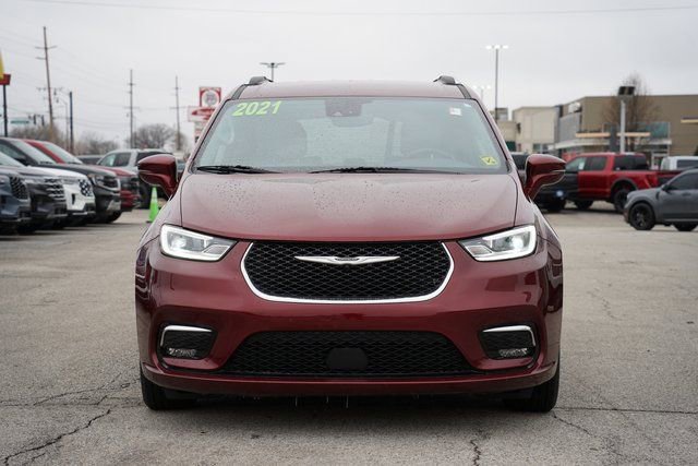 Used 2021 Chrysler Pacifica Touring-L image 2