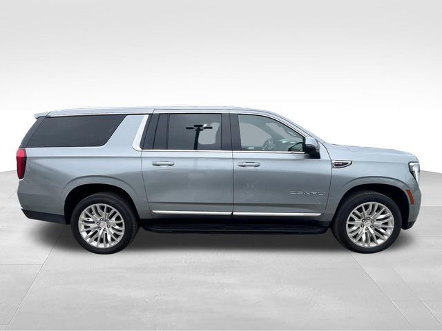 Used 2025 GMC Yukon XL Denali AWD/4WD image 4