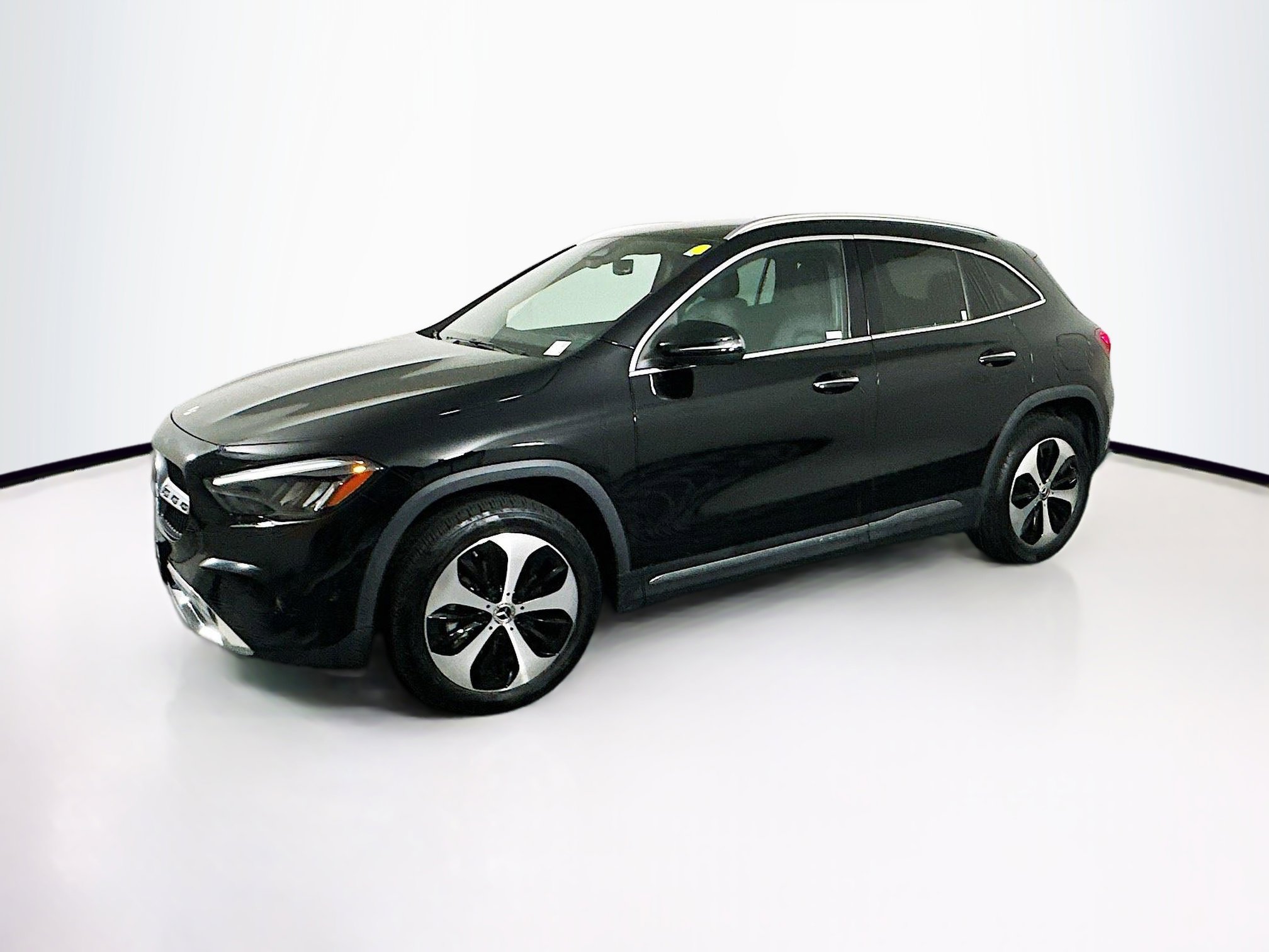 Used 2025 Mercedes-Benz GLA 250 image 4