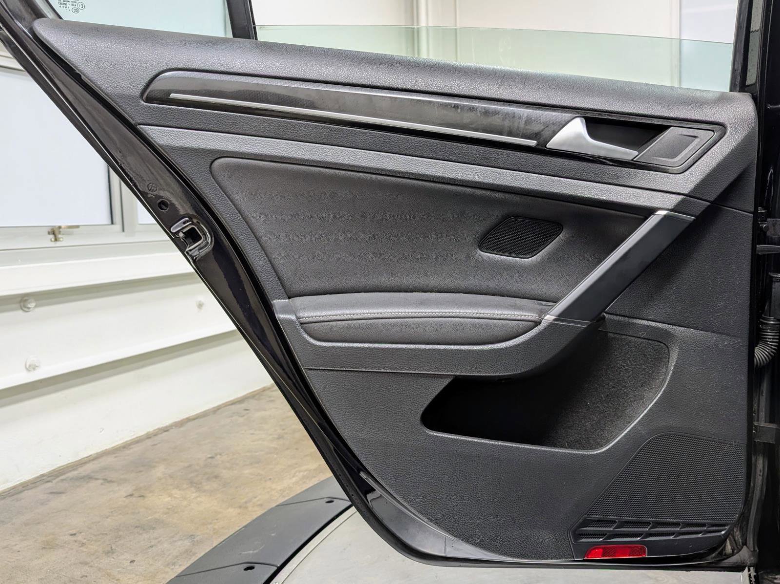 Used 2019 Volkswagen Golf 4-Door image 18