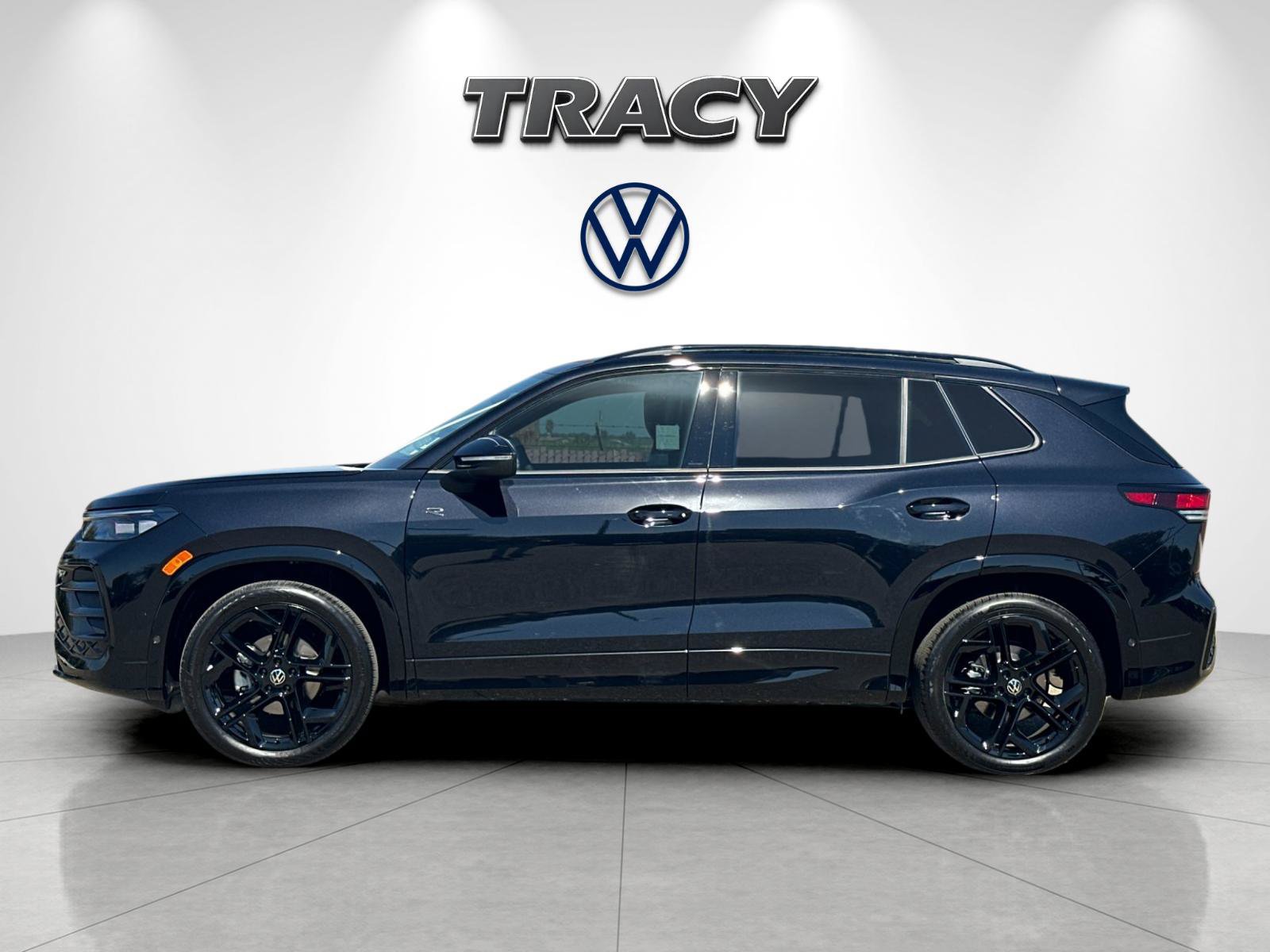 New 2026 Volkswagen Tiguan SE R-Line FWD image 7