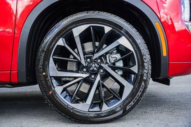 New 2025 Mitsubishi Outlander SEL image 17