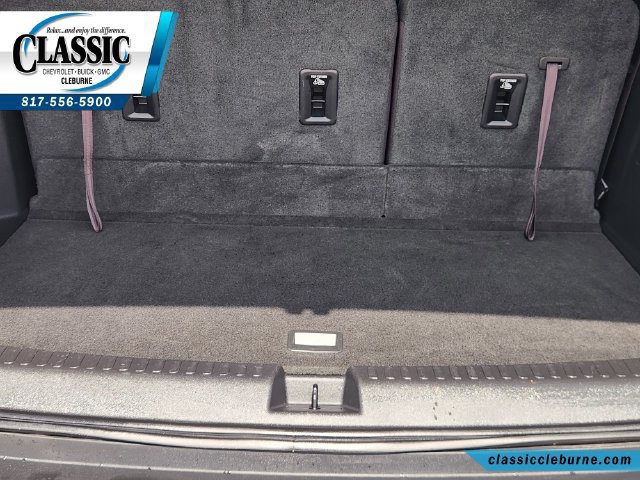 Used 2024 Chevrolet Traverse LT w/ LPO, Floor Liner Package FWD image 31