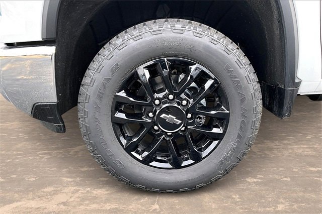 New 2026 Chevrolet Silverado 2500 LT image 12
