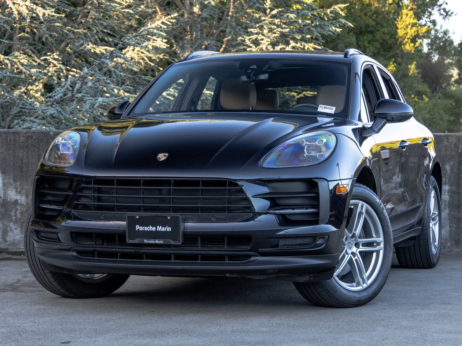 Certified 2020 Porsche Macan AWD/4WD image 1