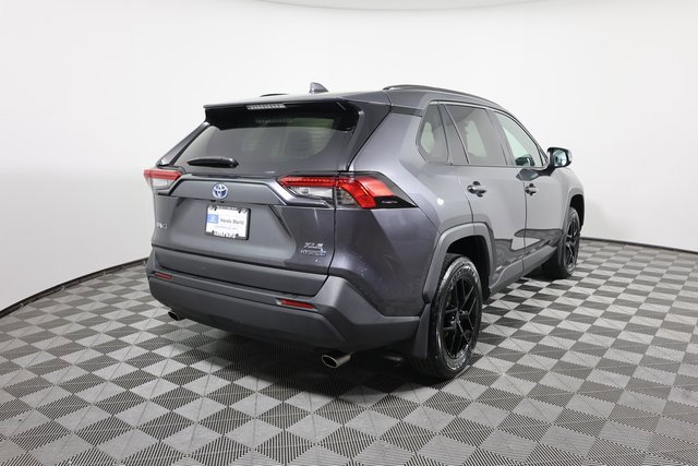 Used 2023 Toyota RAV4 XLE image 5