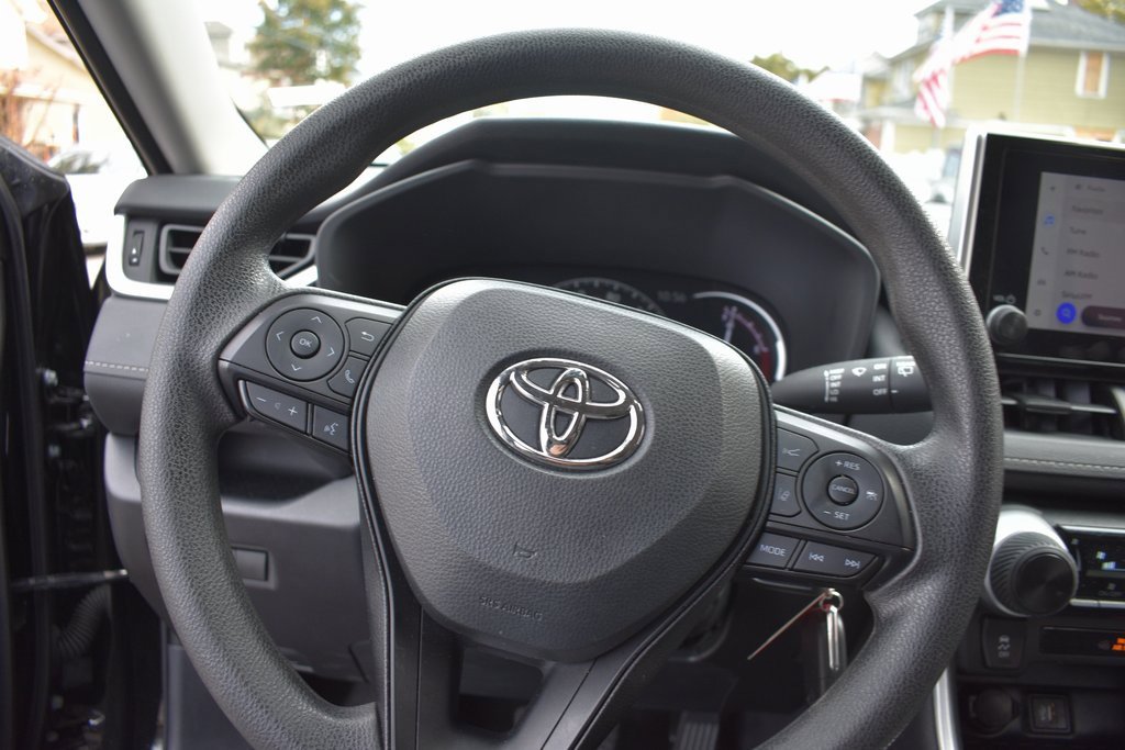 Used 2025 Toyota RAV4 LE image 15