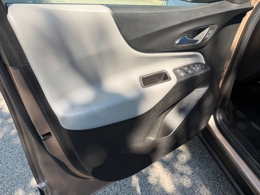 Used 2019 Chevrolet Equinox LS w/ LS Convenience Package AWD/4WD image 13