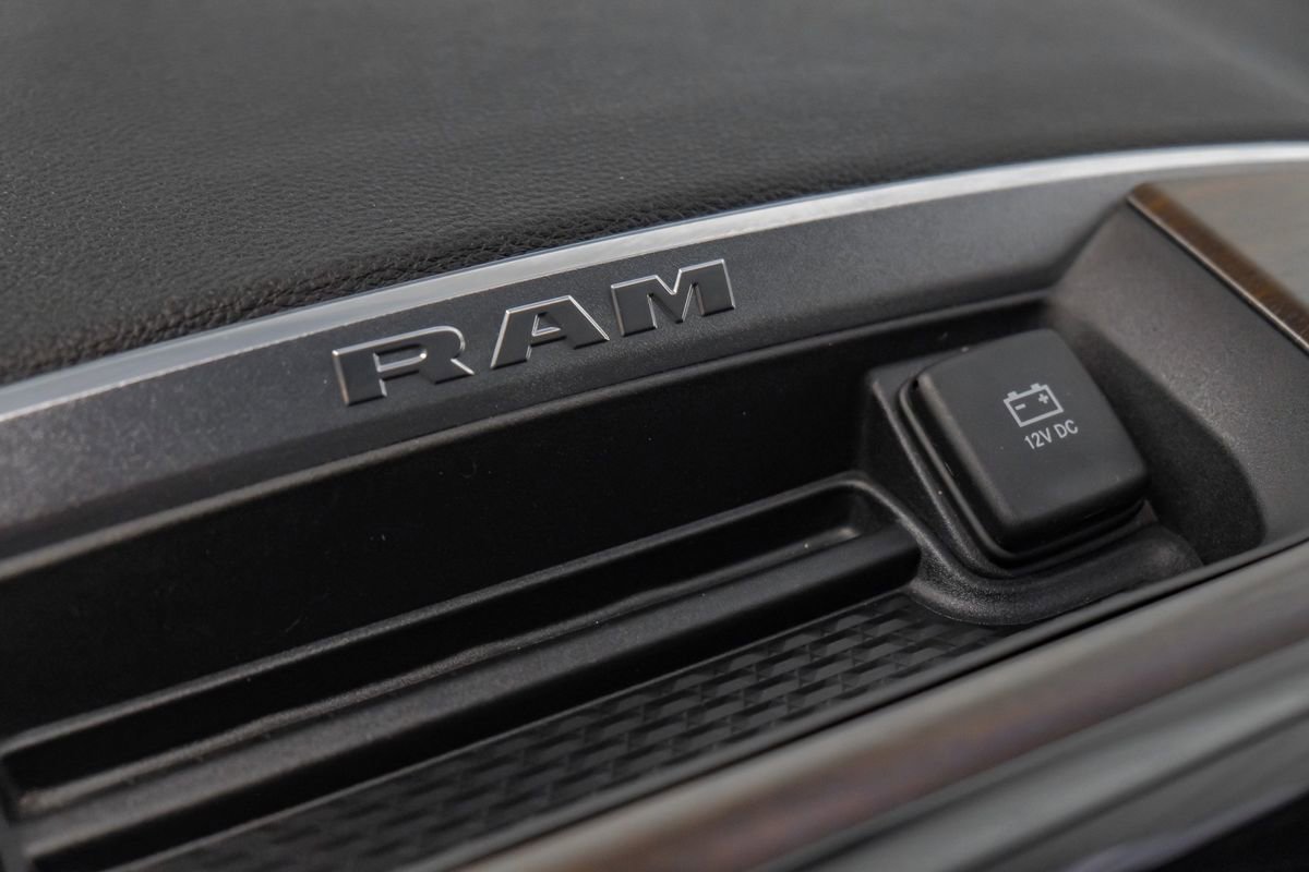 Used 2024 RAM 3500 Laramie image 29