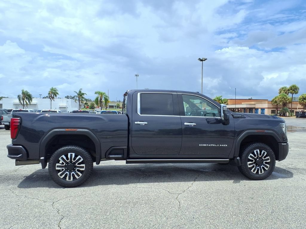 Used 2024 GMC Sierra 2500 Denali Ultimate AWD/4WD image 8