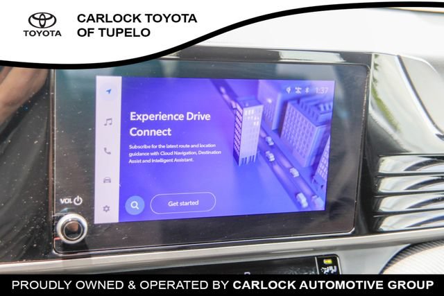 Used 2025 Toyota Camry SE FWD image 4