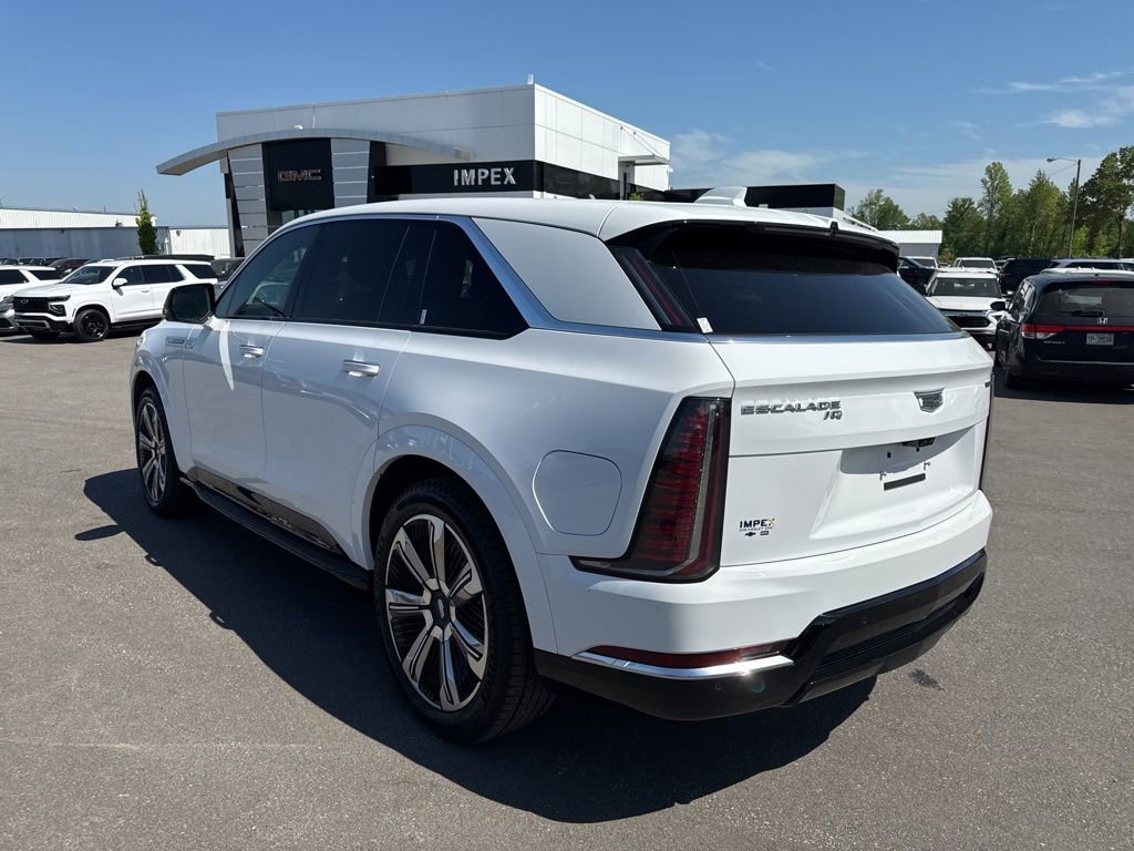 Used 2025 Cadillac Escalade IQ Luxury 2 w/ LPO, Premium Carpet Package AWD/4WD image 3