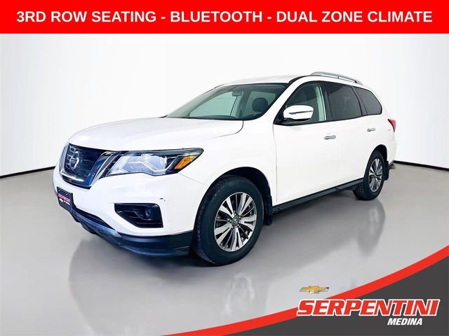 Used 2017 Nissan Pathfinder S image 1
