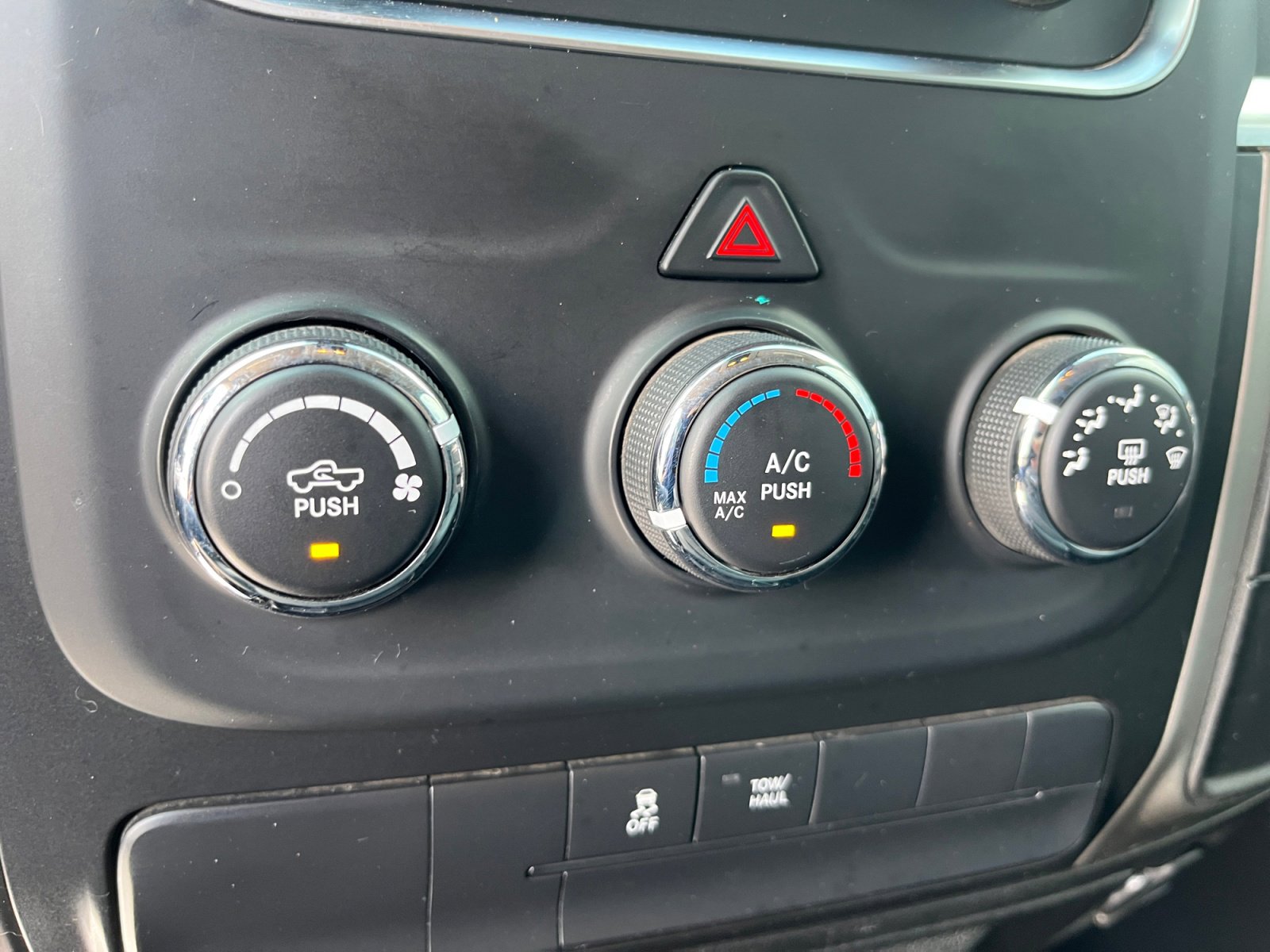 Used 2019 RAM 1500 Classic SLT image 24
