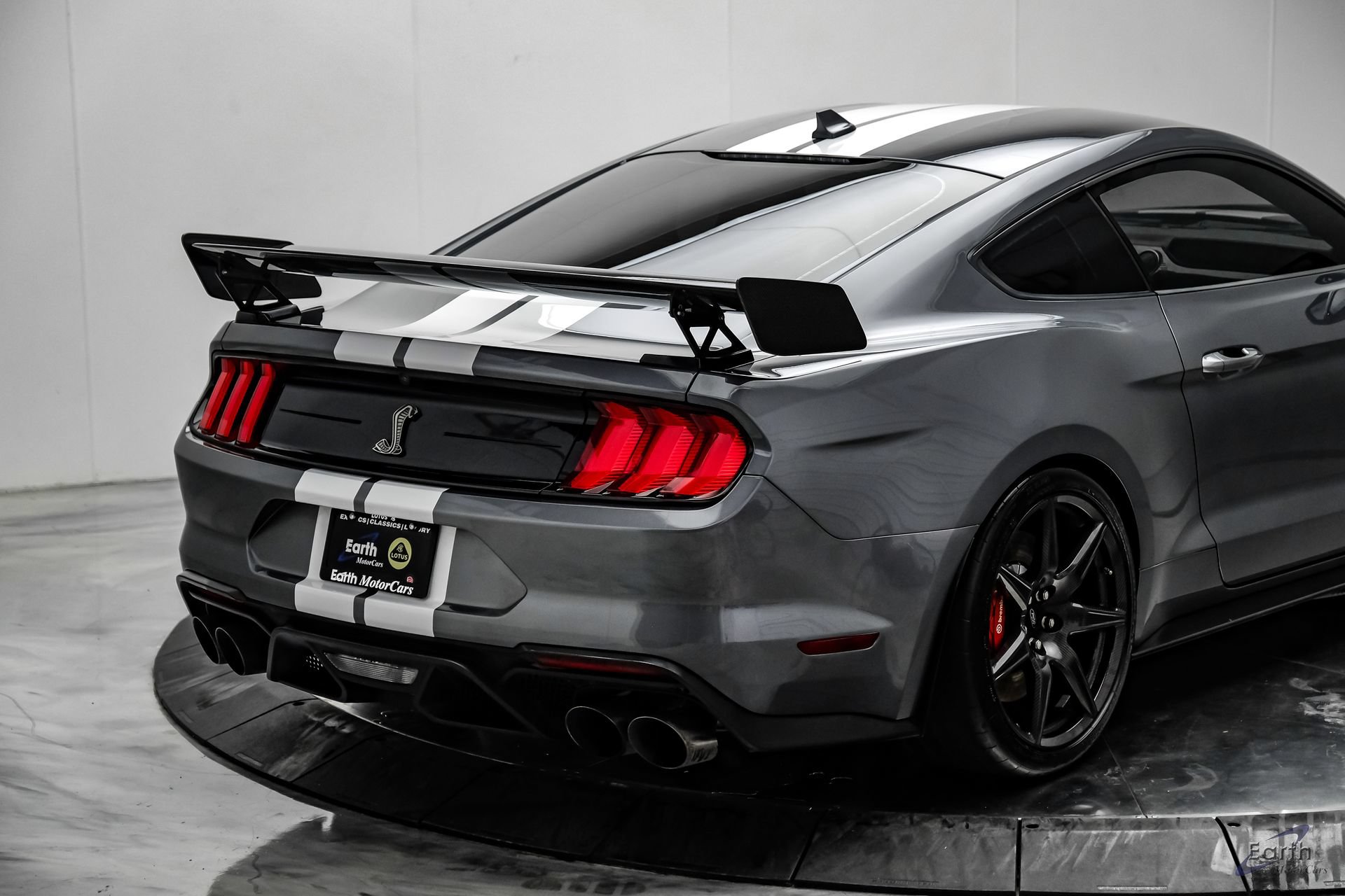 Used 2021 Ford Mustang Shelby GT500 w/ Carbon Fiber Track Pack RWD image 22