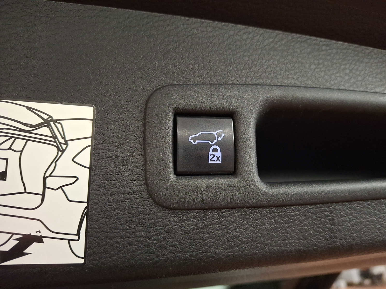 Used 2021 Toyota Sienna XLE w/ XLE Plus Package image 28