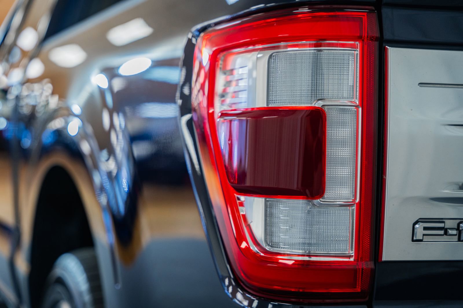 Used 2023 Ford F150 Limited image 7