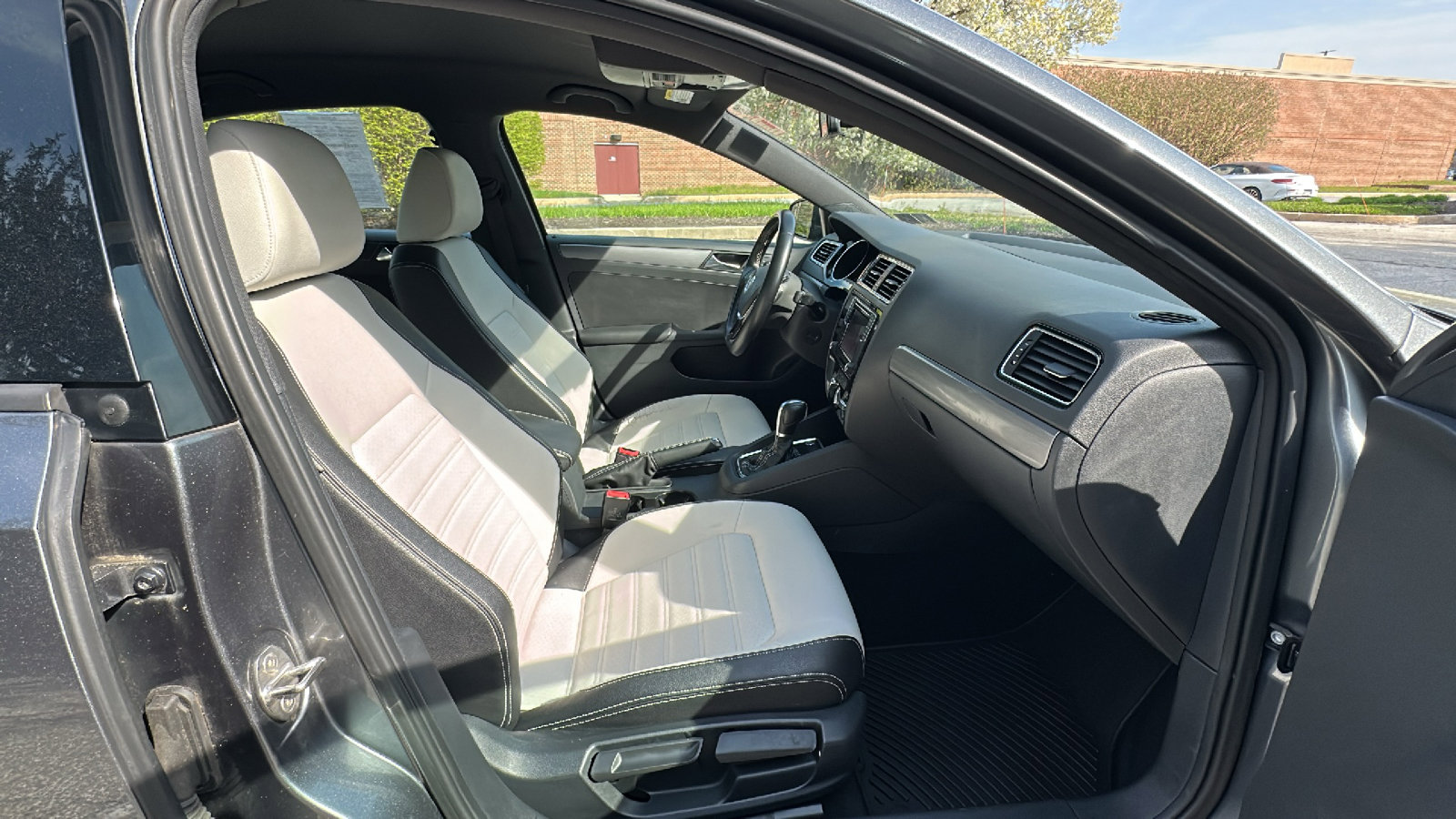 Used 2016 Volkswagen Jetta Sport image 24