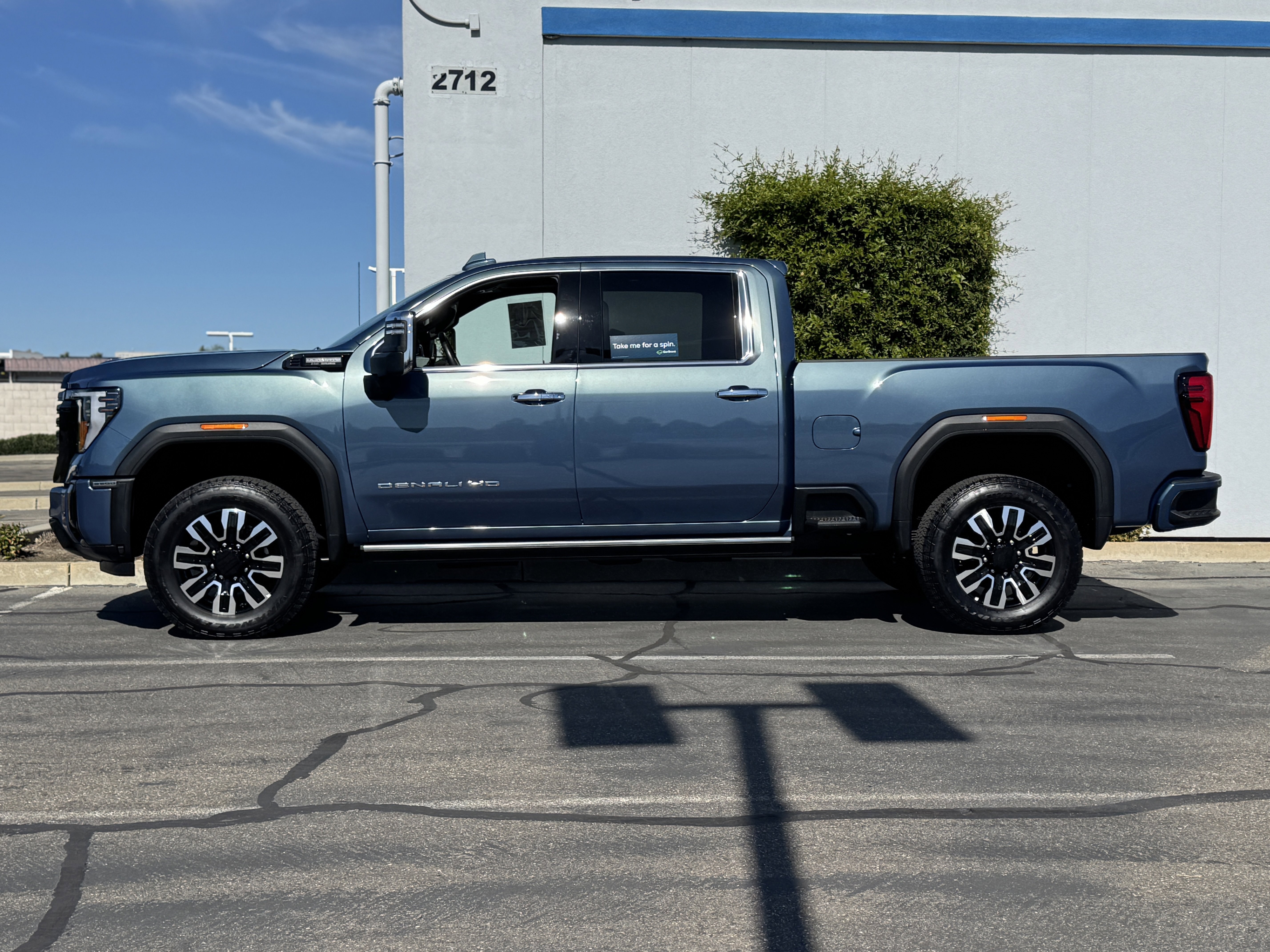 Used 2025 GMC Sierra 2500 Denali Ultimate w/ Max Trailering Package image 4