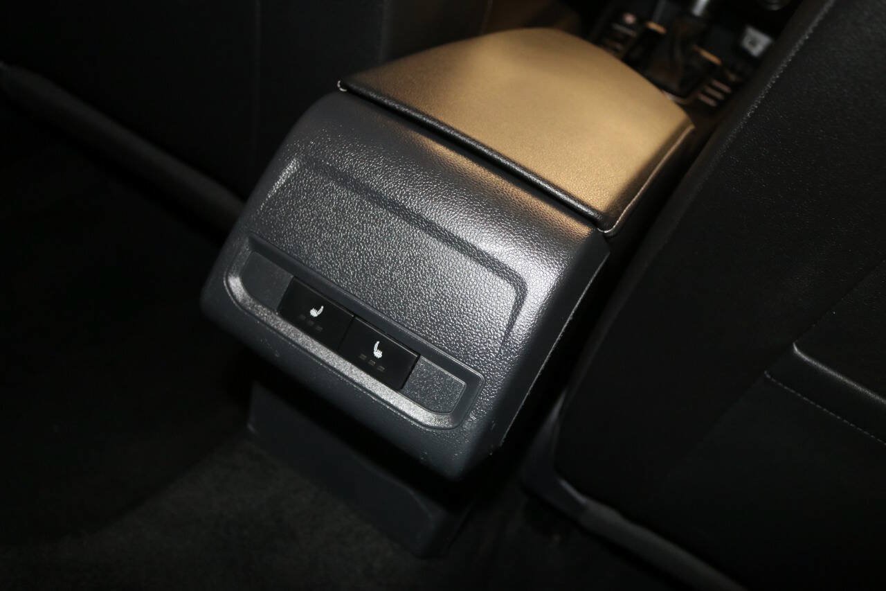Used 2019 Volkswagen Jetta SE w/ Cold Weather Package FWD image 68