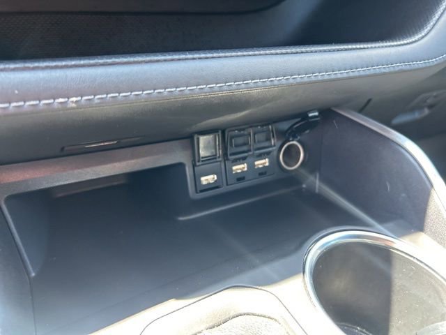 Used 2021 Toyota Highlander XLE FWD image 25
