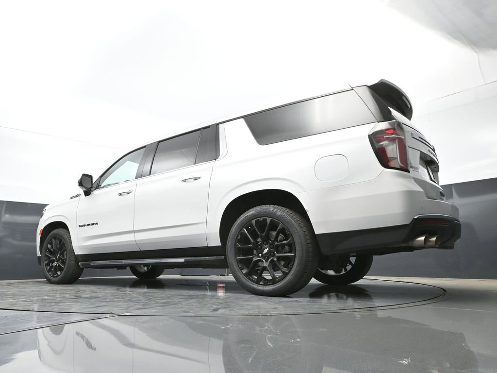 Used 2022 Chevrolet Suburban High Country w/ LPO, Illumination Package AWD/4WD image 45