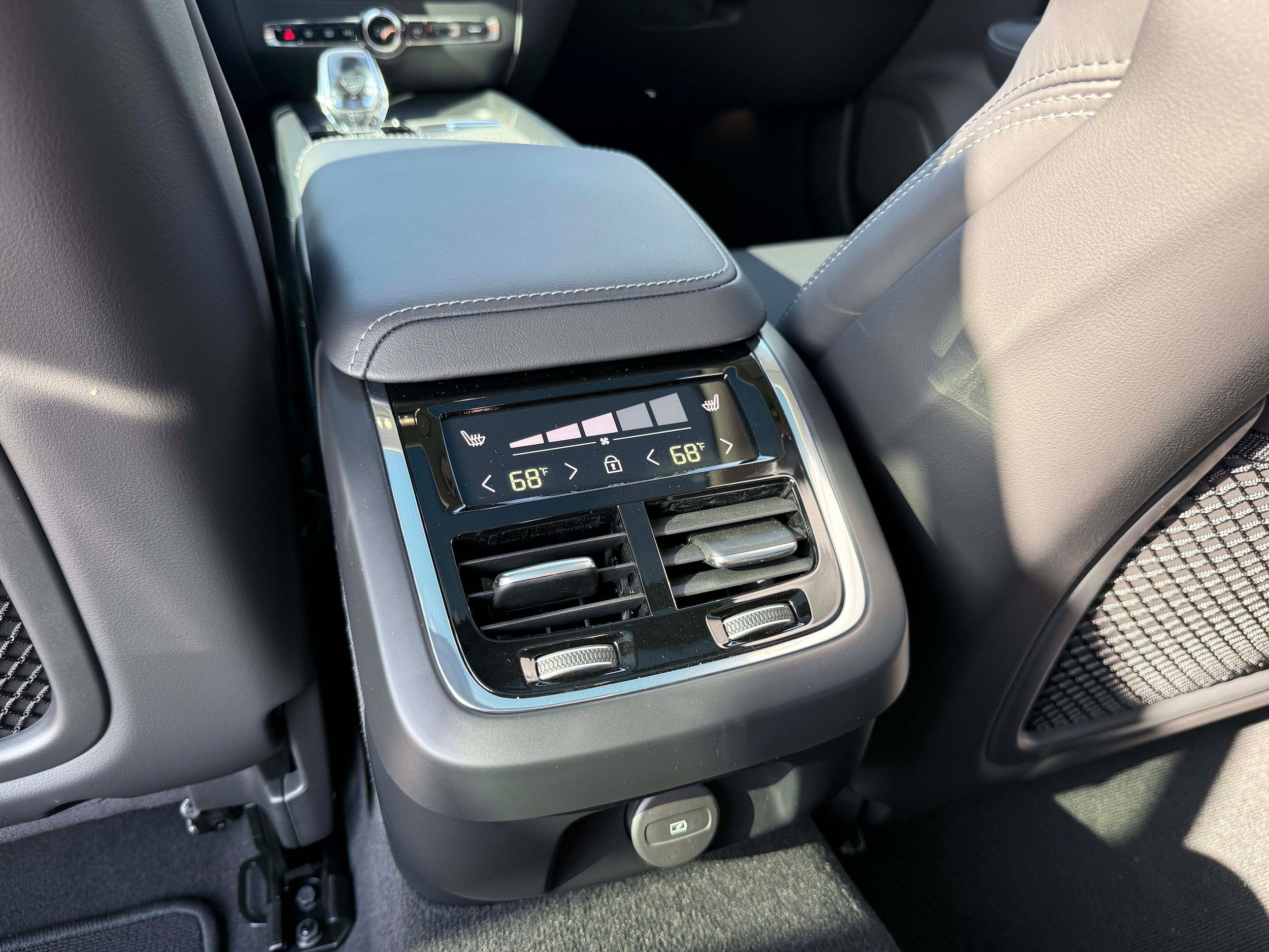 New 2026 Volvo V60 B5 Cross Country Ultra w/ Protection Package Premier AWD/4WD image 16