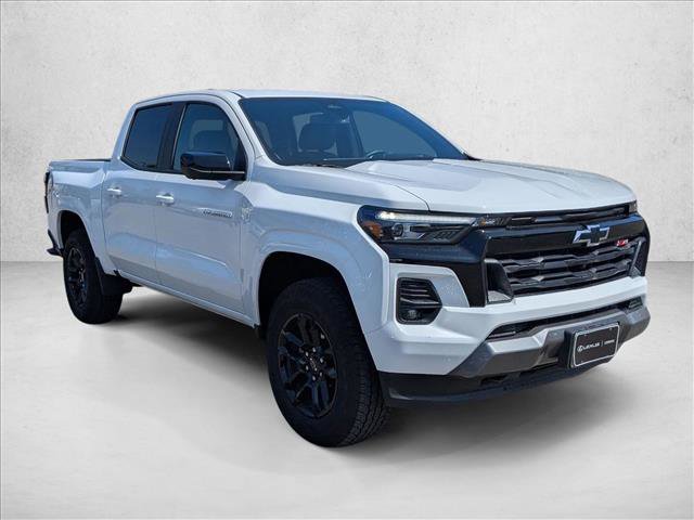 Used 2025 Chevrolet Colorado Z71 w/ Midnight Edition AWD/4WD image 3